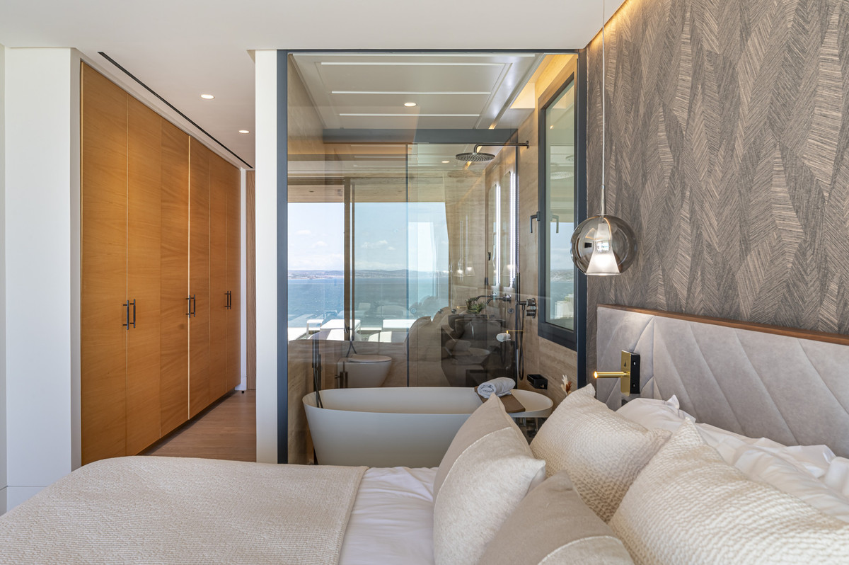 2 Bed Apartment for sale in Estepona Costa Del Sol, Málaga, Spain