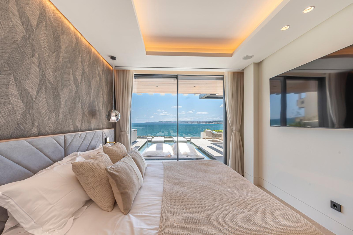 2 Bed Apartment for sale in Estepona Costa Del Sol, Málaga, Spain