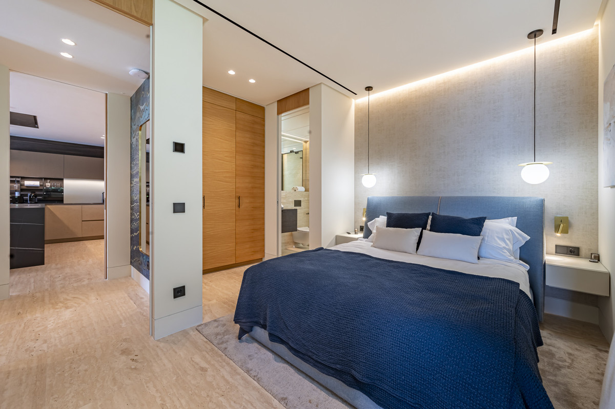 2 Bed Apartment for sale in Estepona Costa Del Sol, Málaga, Spain