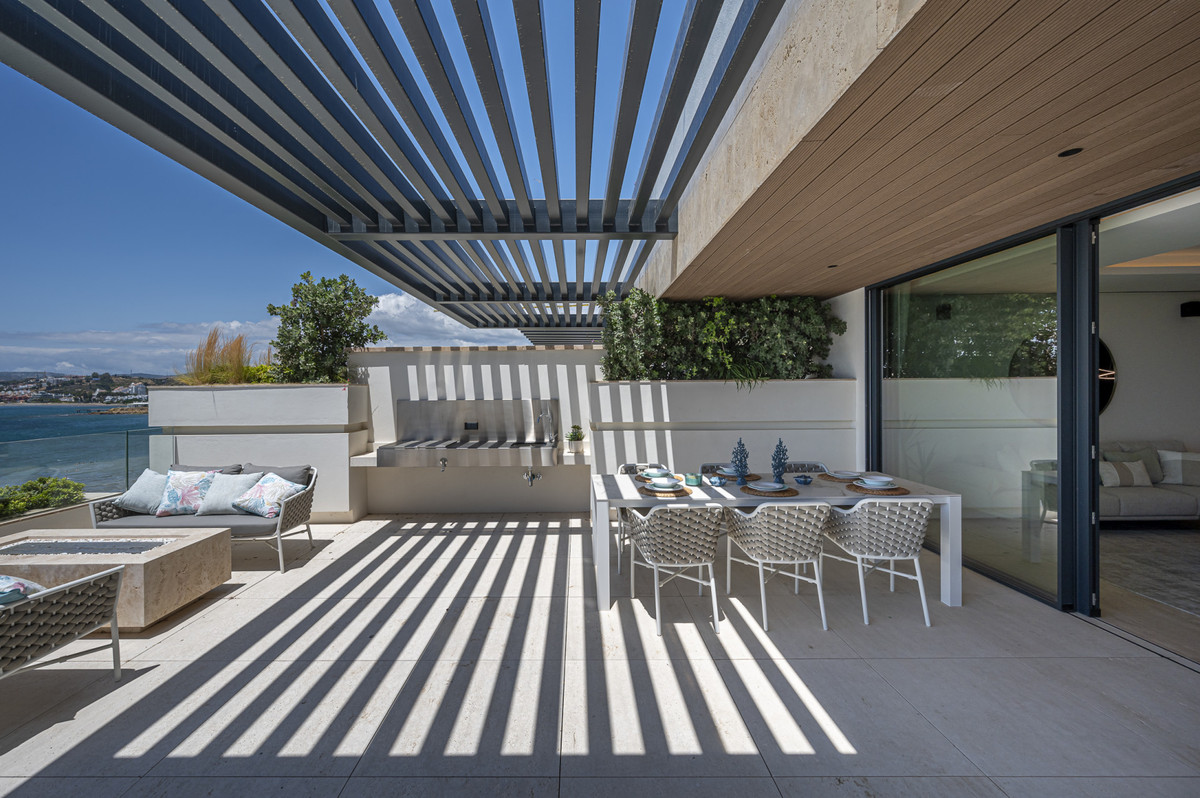 2 Bed Apartment for sale in Estepona Costa Del Sol, Málaga, Spain