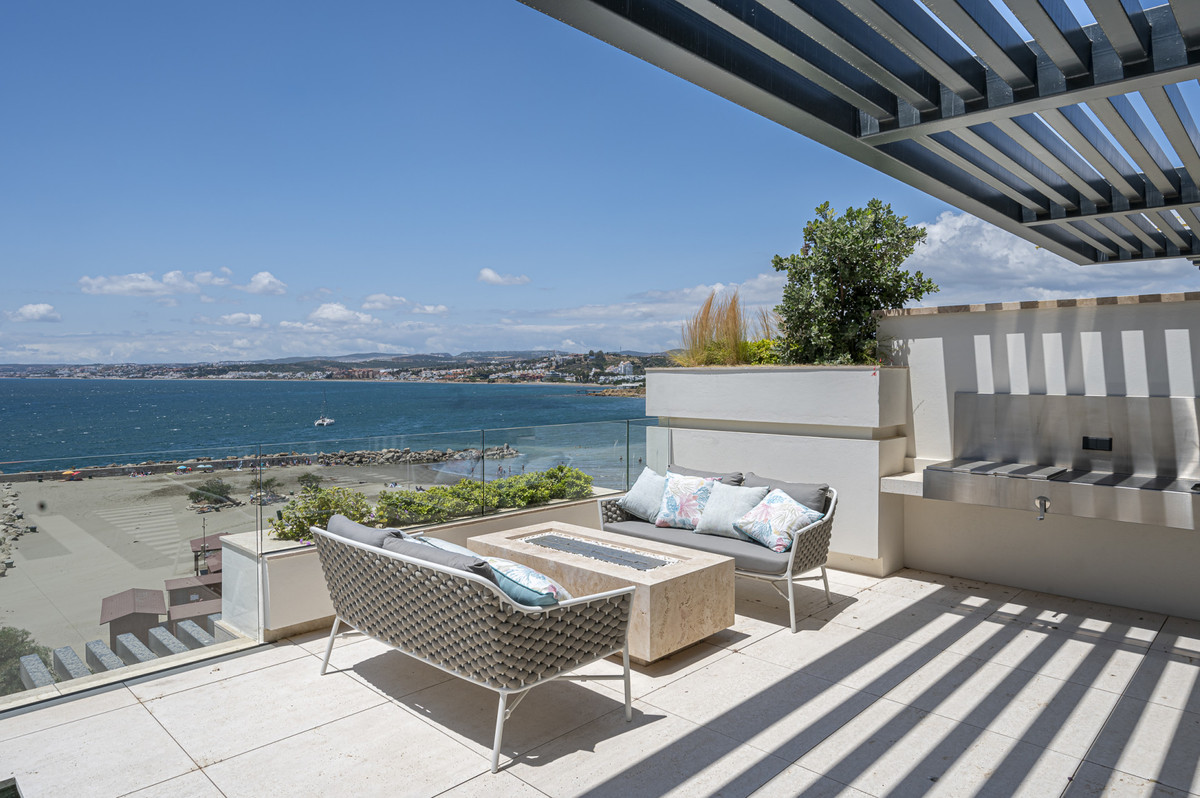 2 Bed Apartment for sale in Estepona Costa Del Sol, Málaga, Spain