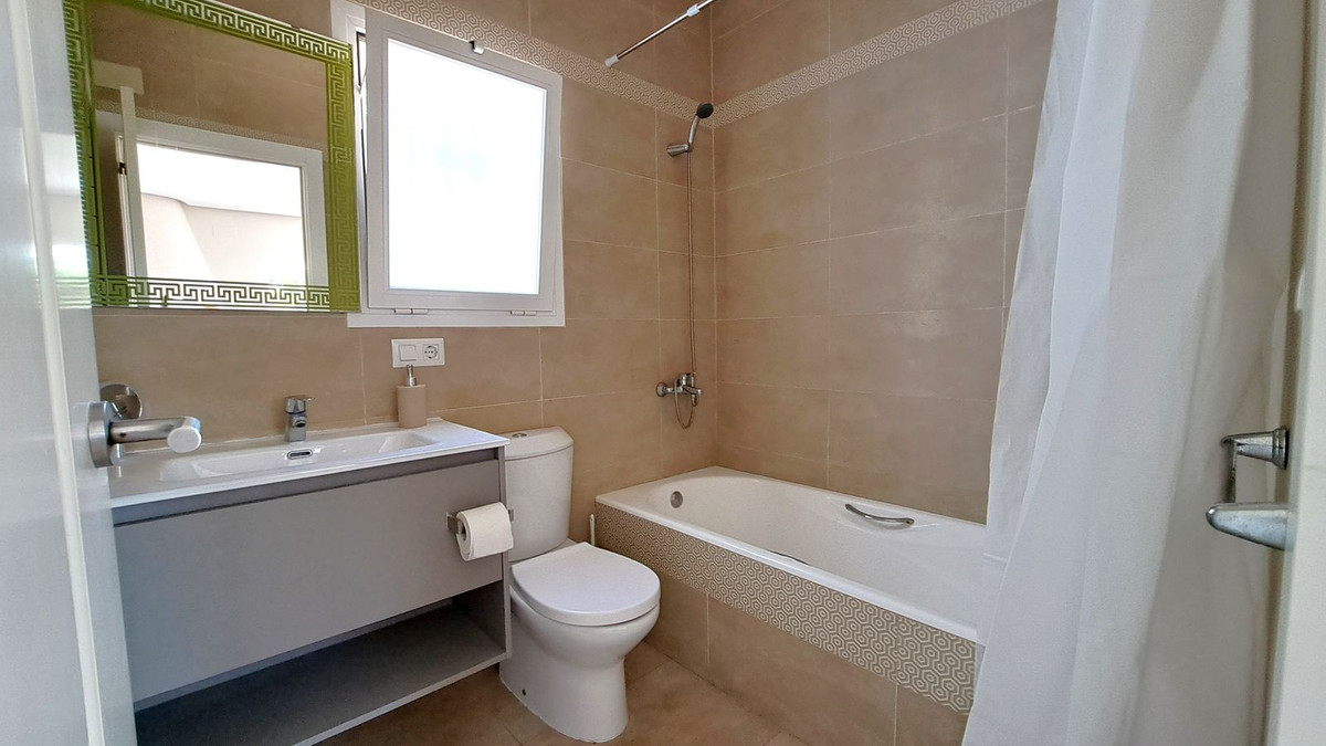 Se vende Villa - Chalet de 3 dormitorios en Costa Blanca, Alicante, España