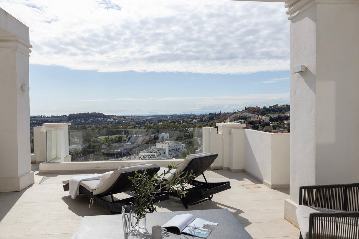 2 Bed Apartment for sale in Marbella Costa Del Sol, Málaga, Spain