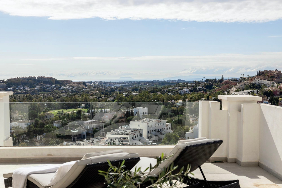 2 Bed Apartment for sale in Marbella Costa Del Sol, Málaga, Spain