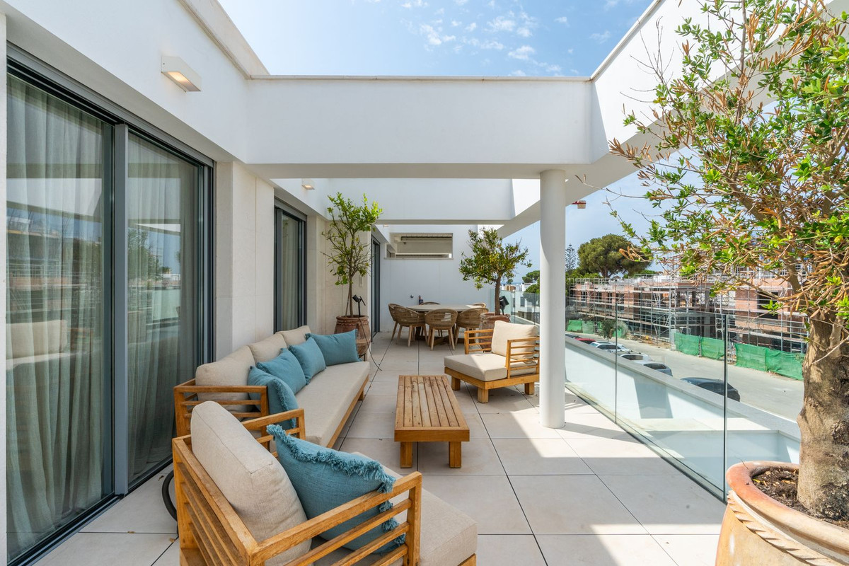3 Bed Apartment for sale in Elviria Costa Del Sol, Málaga, Spain