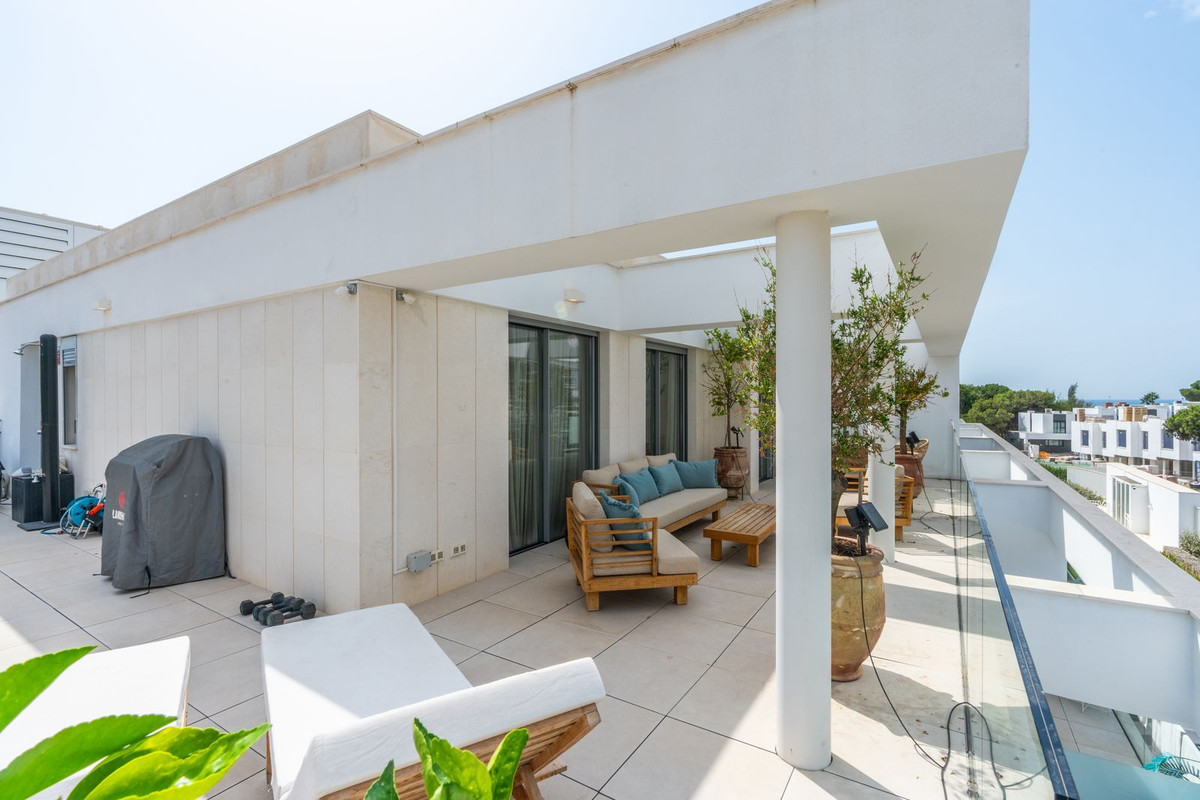 3 Bed Apartment for sale in Elviria Costa Del Sol, Málaga, Spain