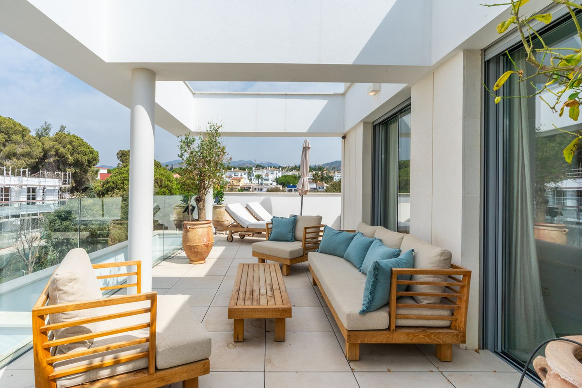 3 Bed Apartment for sale in Elviria Costa Del Sol, Málaga, Spain