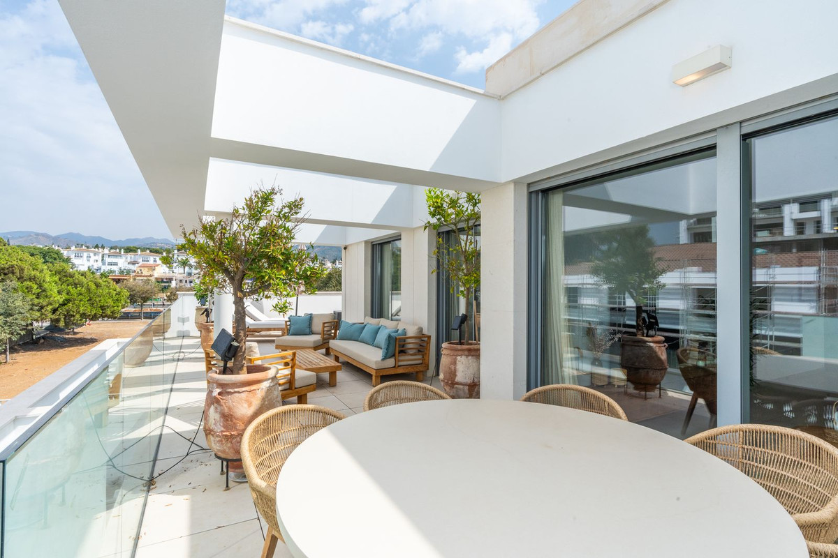 3 Bed Apartment for sale in Elviria Costa Del Sol, Málaga, Spain