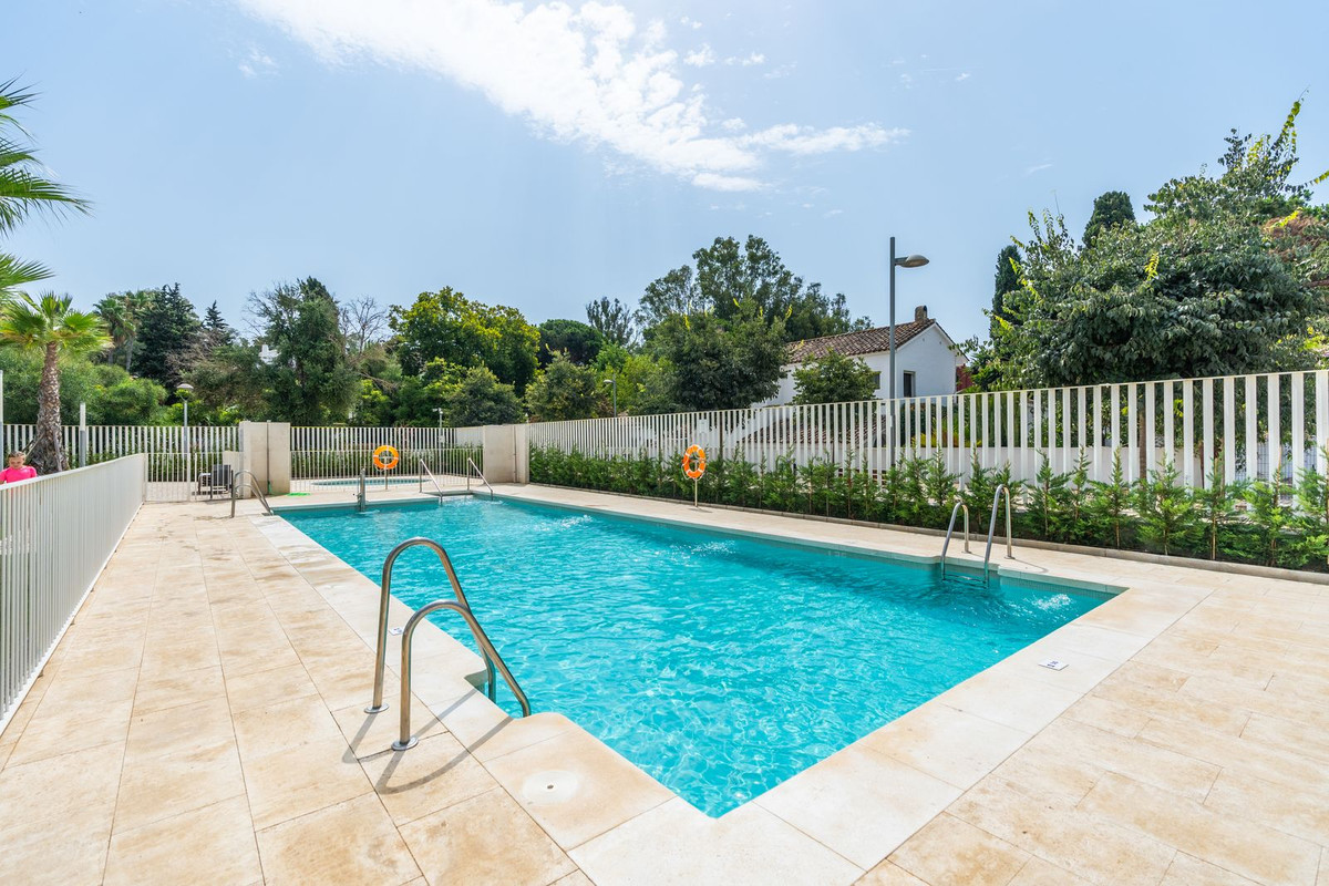 3 Bed Apartment for sale in Elviria Costa Del Sol, Málaga, Spain