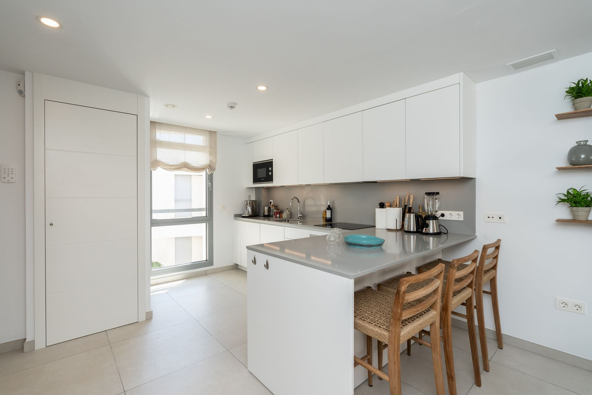 3 Bed Apartment for sale in Elviria Costa Del Sol, Málaga, Spain