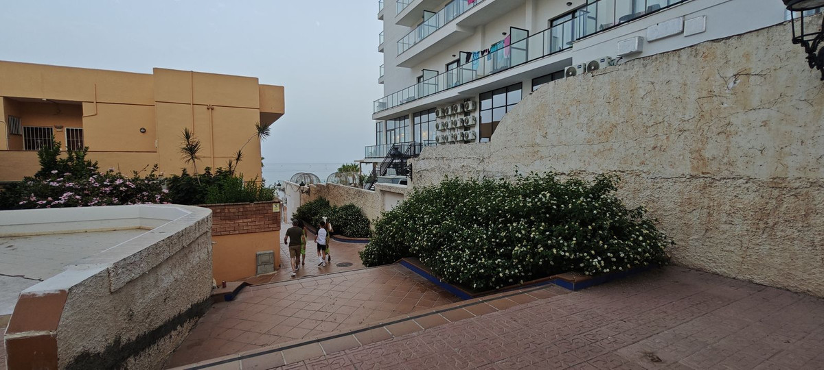 2 Bed Apartment for sale in Benalmadena Costa Costa Del Sol, Málaga, Spain