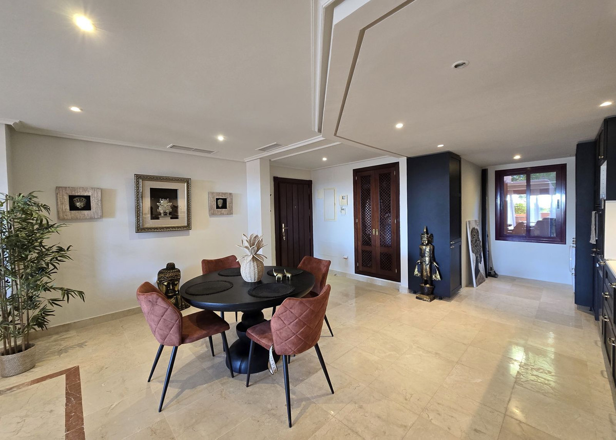 2 Bed Apartment for sale in La Mairena Costa Del Sol, Málaga, Spain