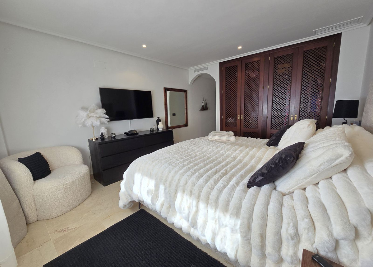 2 Bed Apartment for sale in La Mairena Costa Del Sol, Málaga, Spain