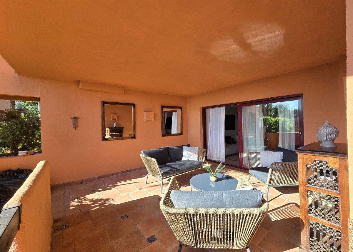 2 Bed Apartment for sale in La Mairena Costa Del Sol, Málaga, Spain