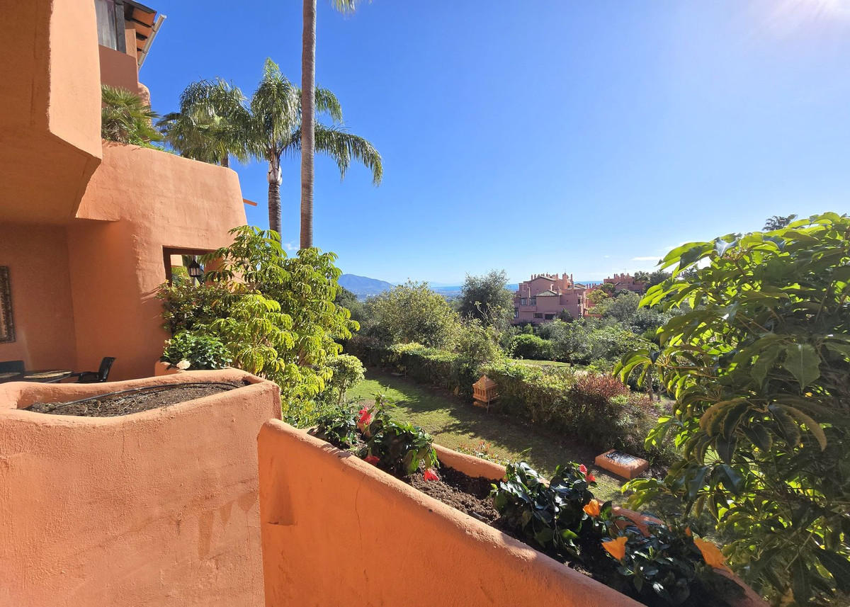 2 Bed Apartment for sale in La Mairena Costa Del Sol, Málaga, Spain