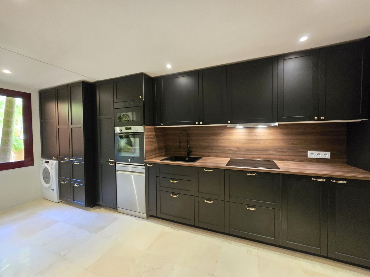 2 Bed Apartment for sale in La Mairena Costa Del Sol, Málaga, Spain