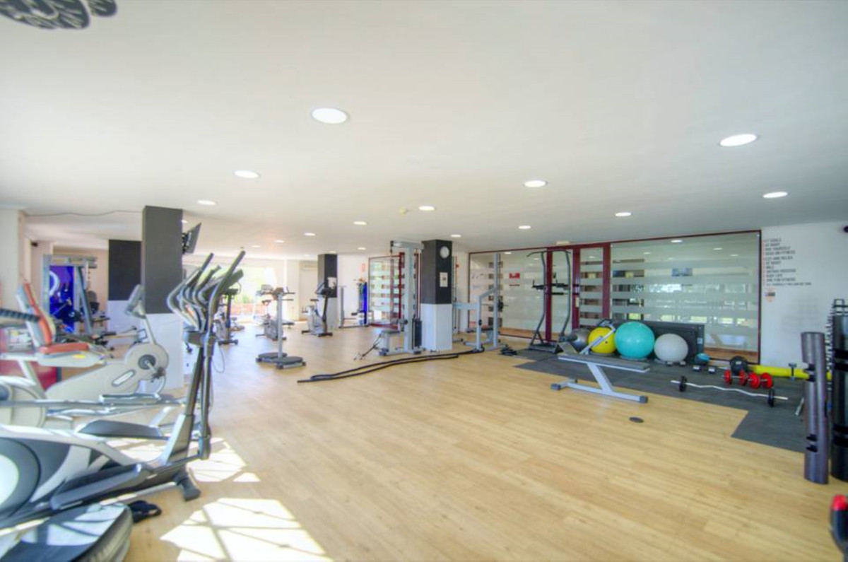 2 Bed Apartment for sale in La Mairena Costa Del Sol, Málaga, Spain