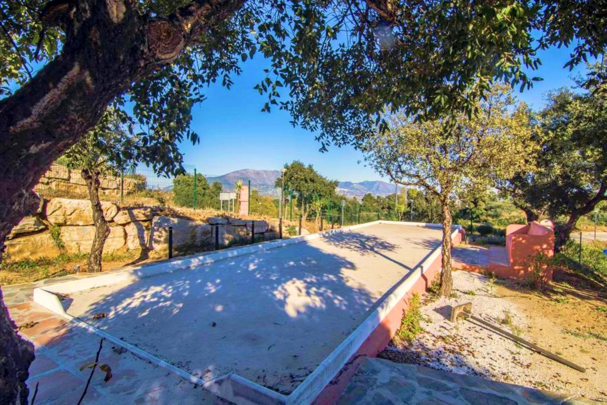 2 Bed Apartment for sale in La Mairena Costa Del Sol, Málaga, Spain