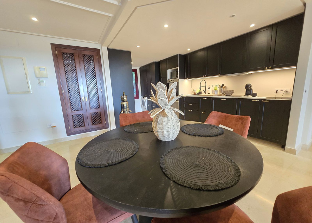 2 Bed Apartment for sale in La Mairena Costa Del Sol, Málaga, Spain