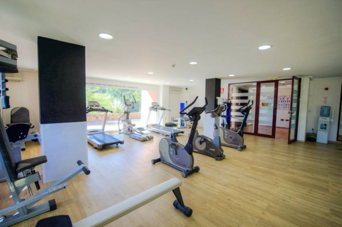 2 Bed Apartment for sale in La Mairena Costa Del Sol, Málaga, Spain