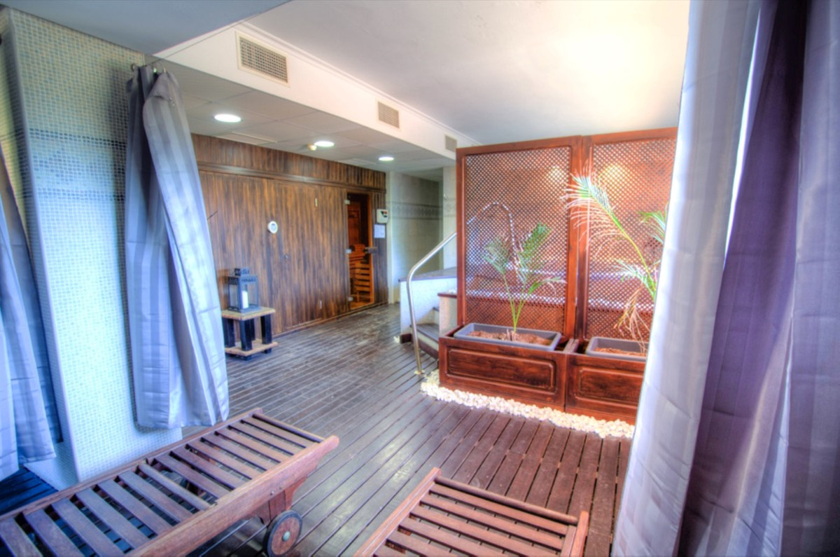 2 Bed Apartment for sale in La Mairena Costa Del Sol, Málaga, Spain