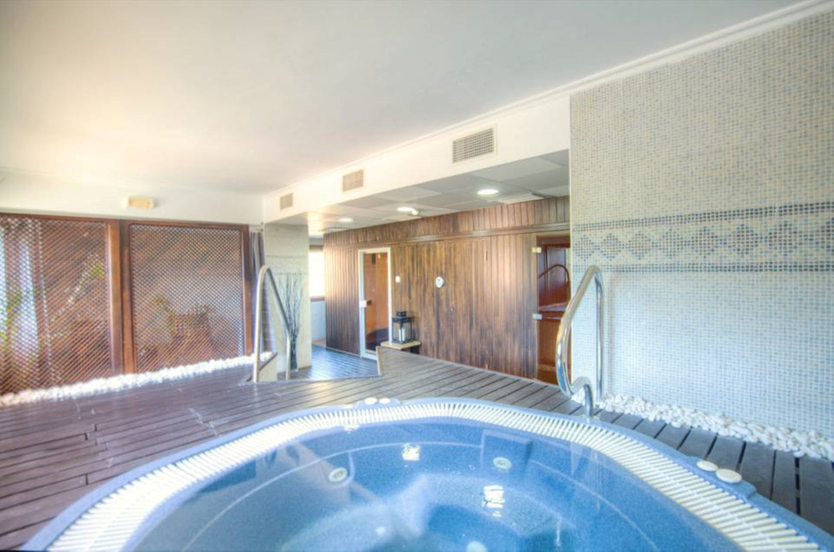 2 Bed Apartment for sale in La Mairena Costa Del Sol, Málaga, Spain