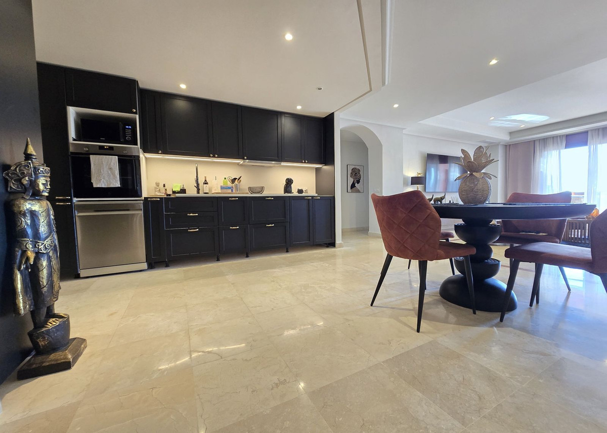 2 Bed Apartment for sale in La Mairena Costa Del Sol, Málaga, Spain