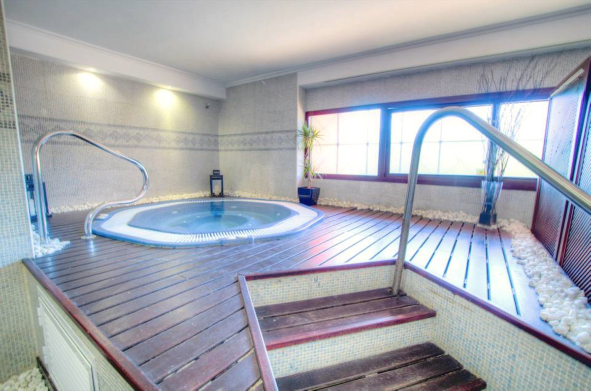 2 Bed Apartment for sale in La Mairena Costa Del Sol, Málaga, Spain