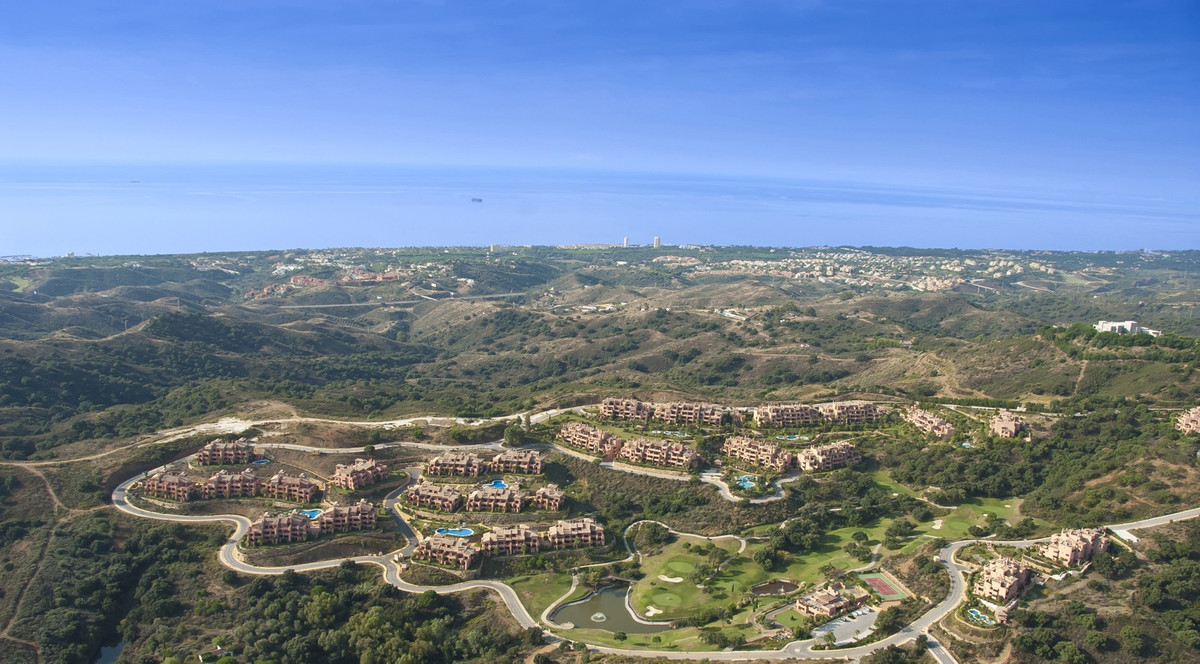 2 Bed Apartment for sale in La Mairena Costa Del Sol, Málaga, Spain