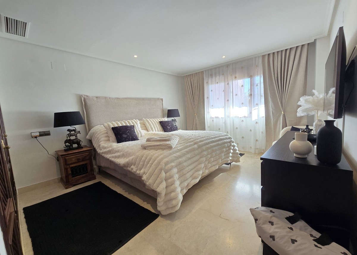 2 Bed Apartment for sale in La Mairena Costa Del Sol, Málaga, Spain
