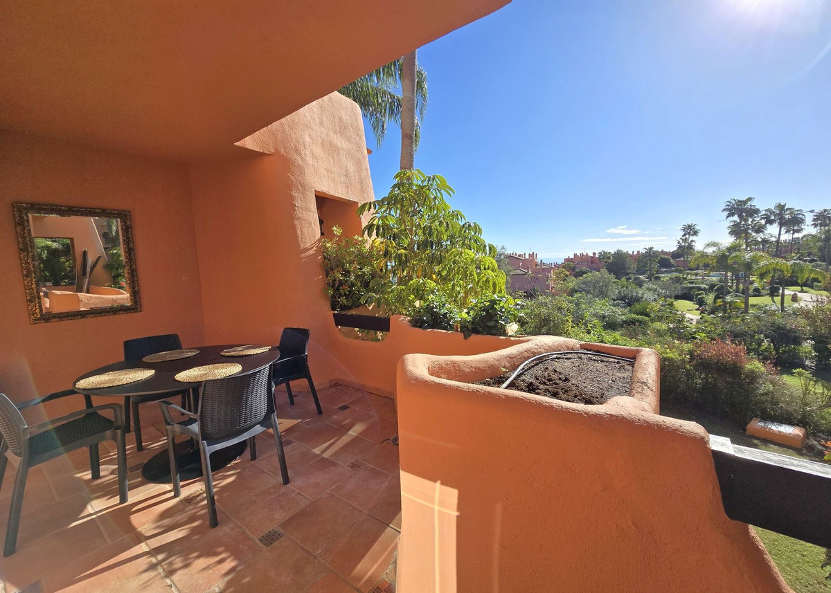 2 Bed Apartment for sale in La Mairena Costa Del Sol, Málaga, Spain