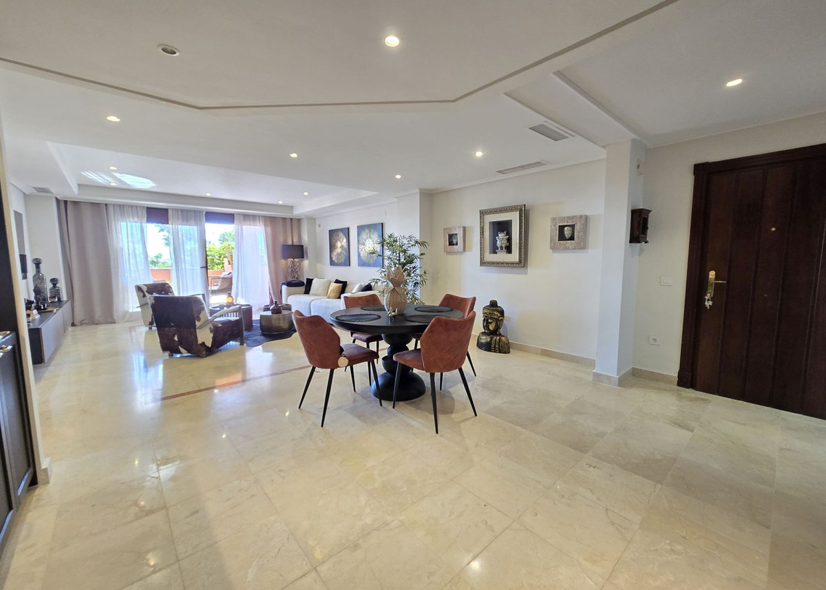 2 Bed Apartment for sale in La Mairena Costa Del Sol, Málaga, Spain