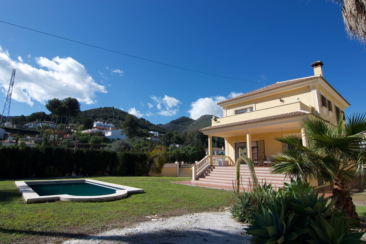 4 Bed Townhouse for sale in Alhaurín De La Torre Costa Del Sol, Málaga, Spain