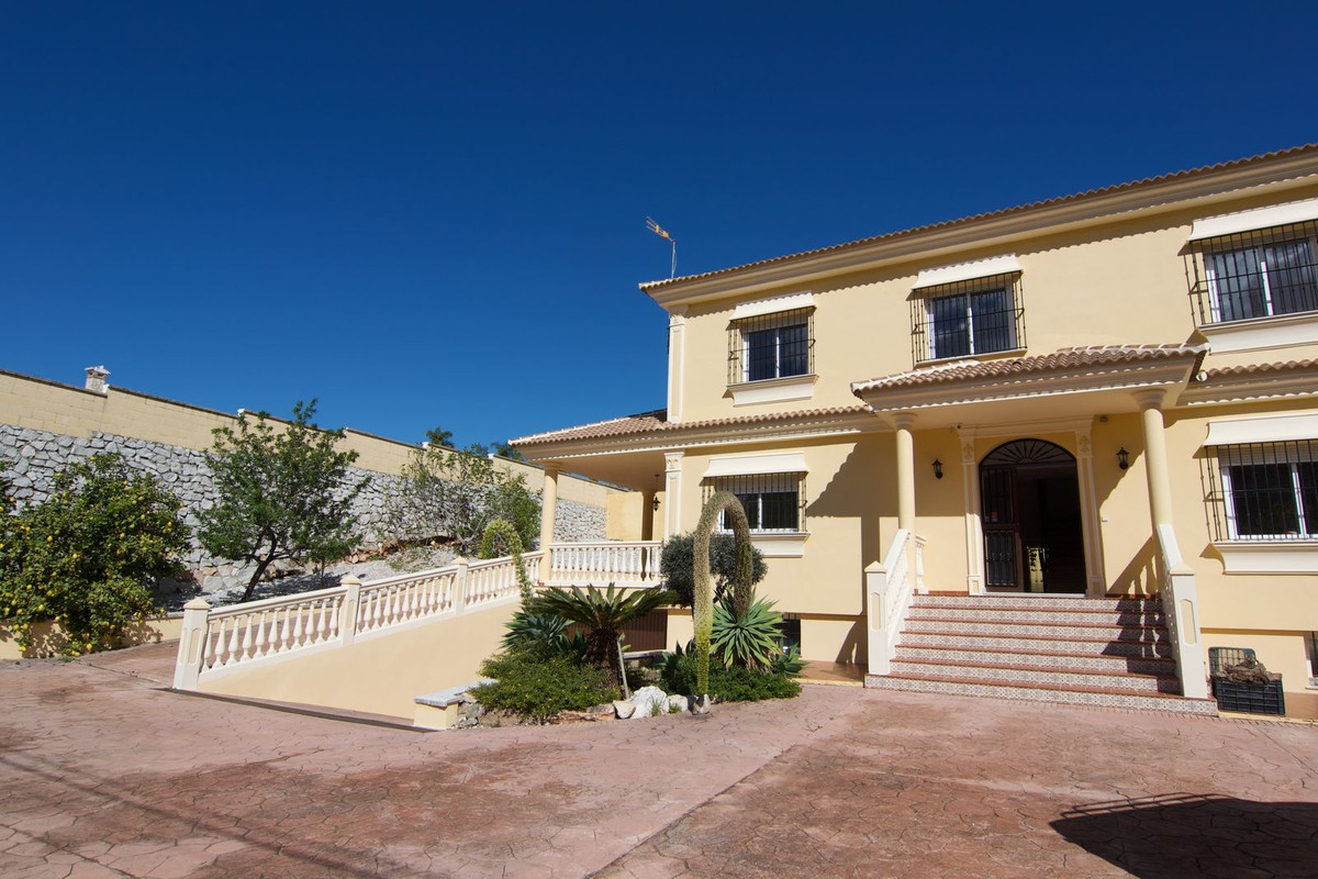 4 Bed Townhouse for sale in Alhaurín De La Torre Costa Del Sol, Málaga, Spain