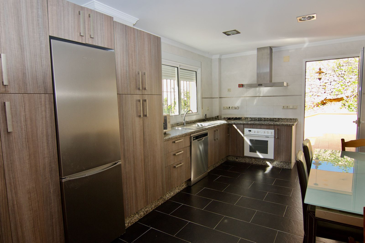 4 Bed Townhouse for sale in Alhaurín De La Torre Costa Del Sol, Málaga, Spain