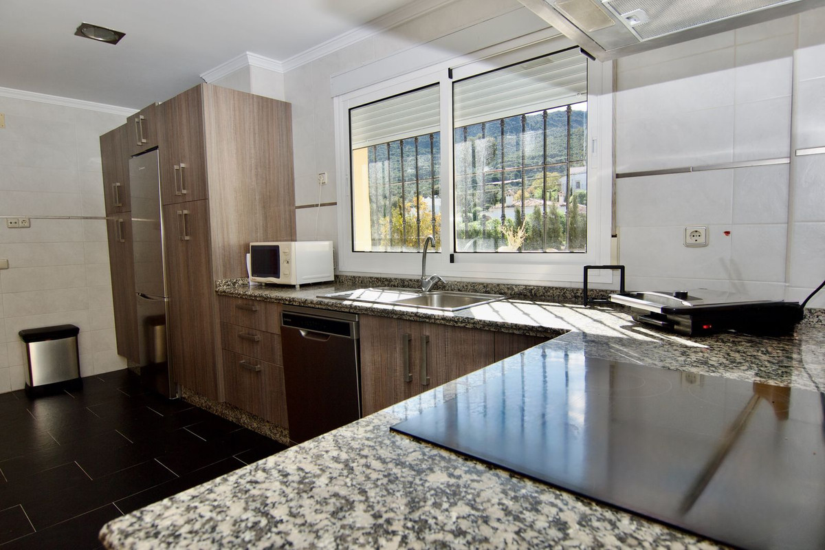 4 Bed Townhouse for sale in Alhaurín De La Torre Costa Del Sol, Málaga, Spain