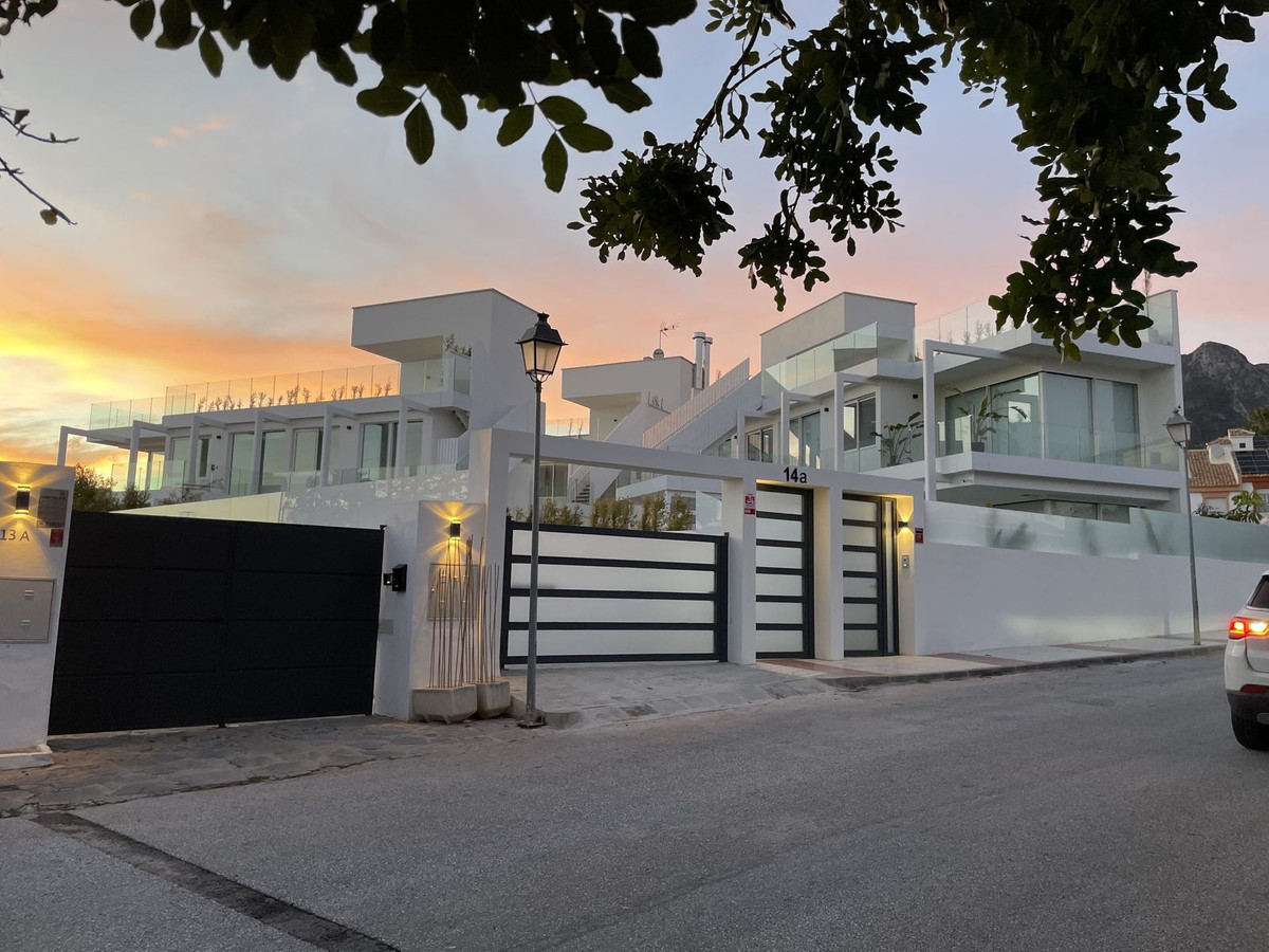 3 Bed Townhouse for sale in Marbella Costa Del Sol, Málaga, Spain