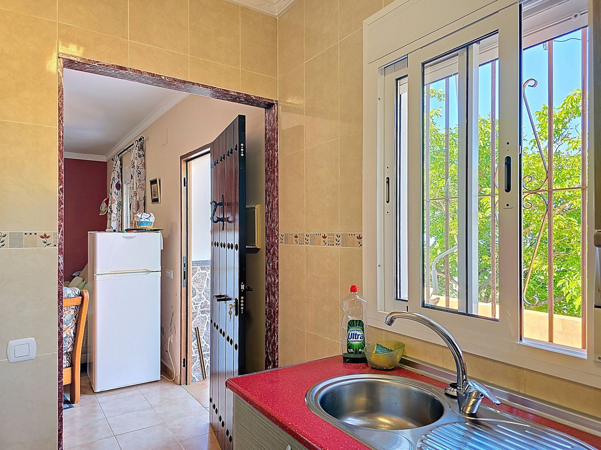 Se vende Finca - Cortijo de 3 dormitorios en Costa Del Sol East, Málaga, España