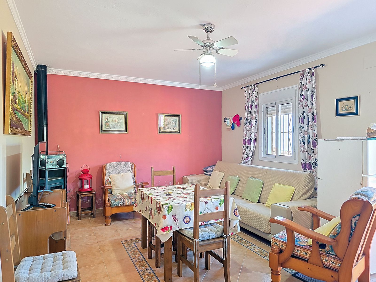 Se vende Finca - Cortijo de 3 dormitorios en Costa Del Sol East, Málaga, España