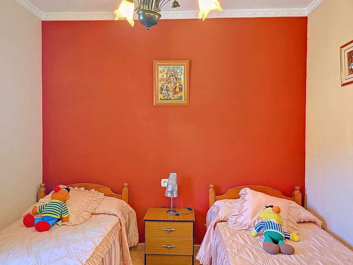 Se vende Finca - Cortijo de 3 dormitorios en Costa Del Sol East, Málaga, España