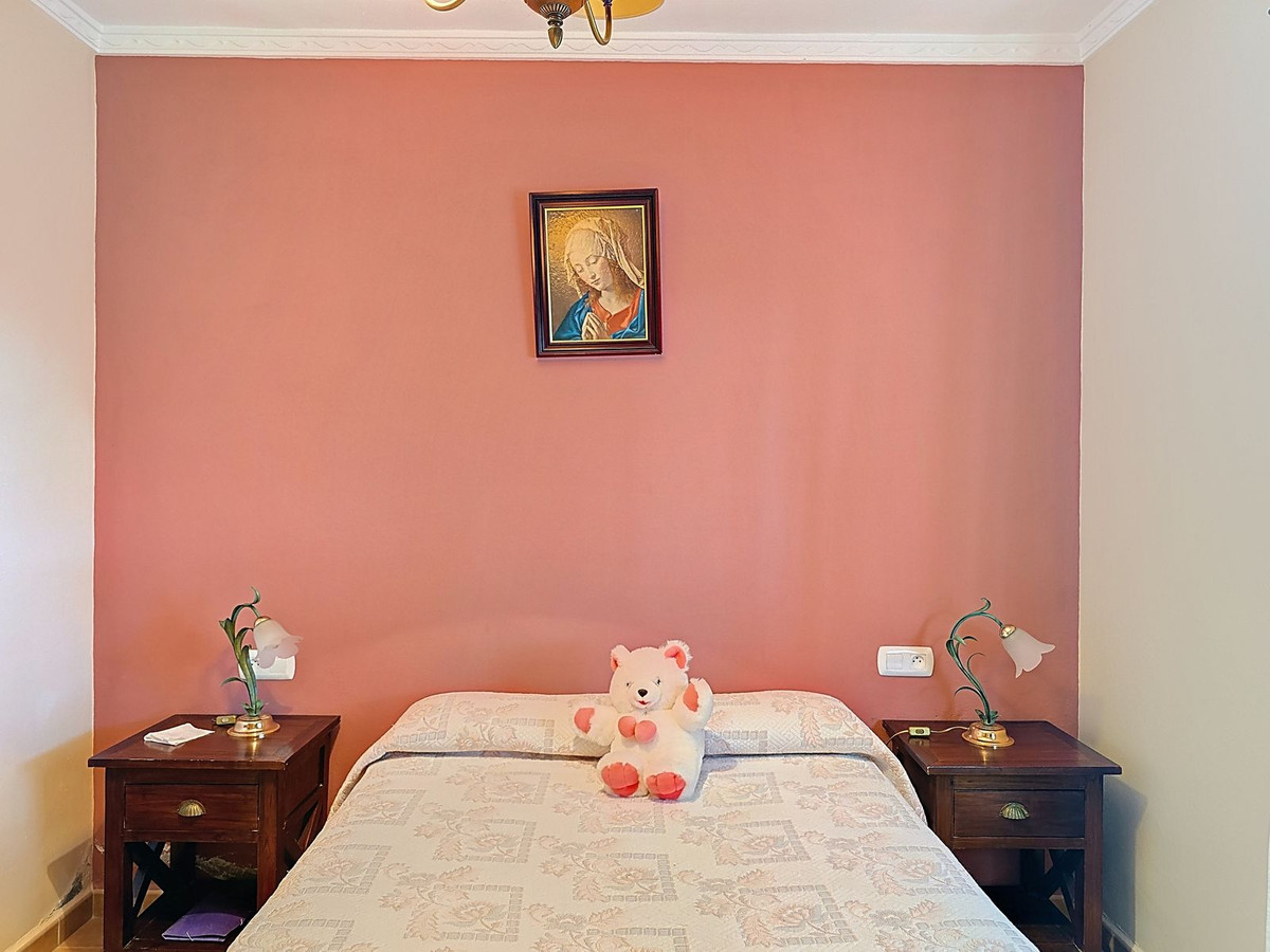 Se vende Finca - Cortijo de 3 dormitorios en Costa Del Sol East, Málaga, España