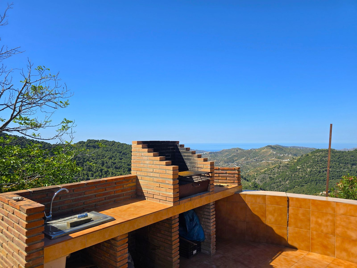 Se vende Finca - Cortijo de 3 dormitorios en Costa Del Sol East, Málaga, España