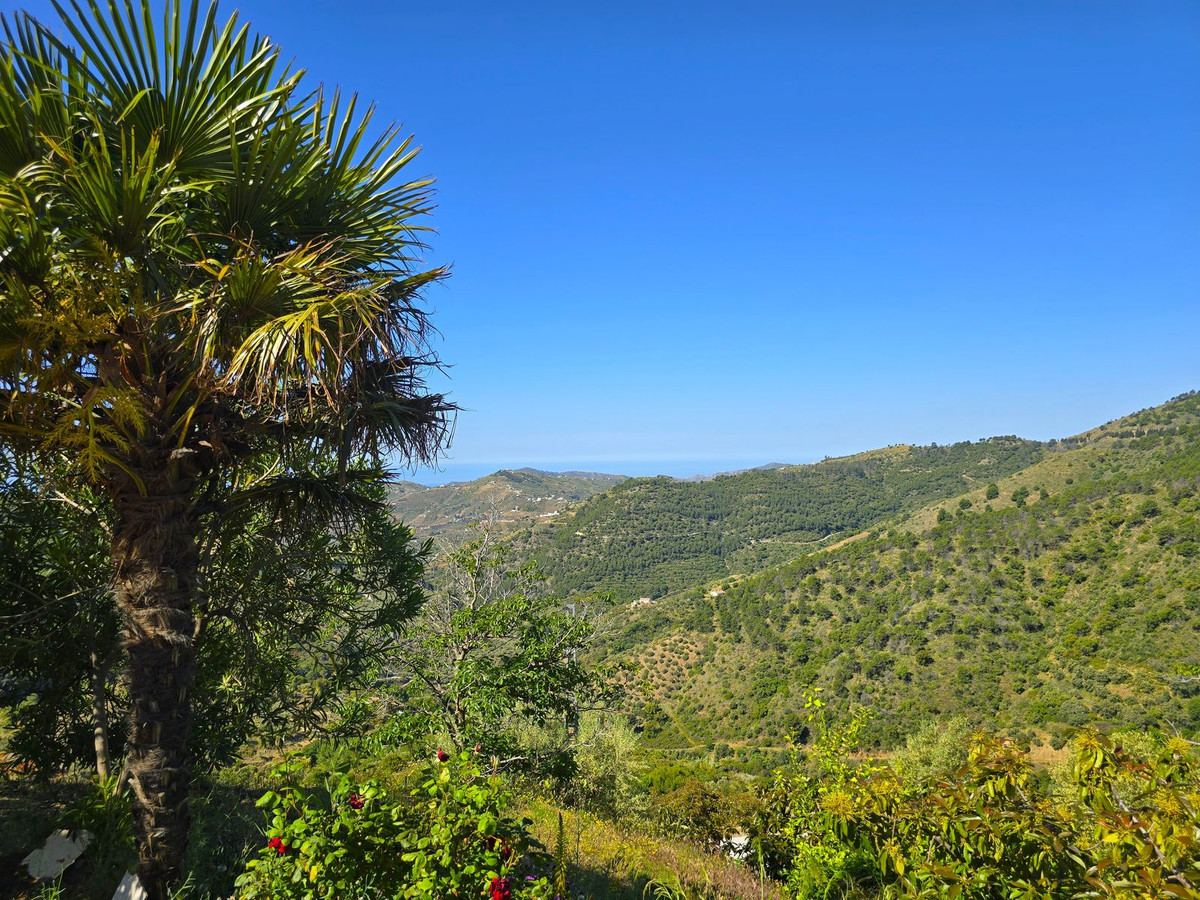 Se vende Finca - Cortijo de 3 dormitorios en Costa Del Sol East, Málaga, España