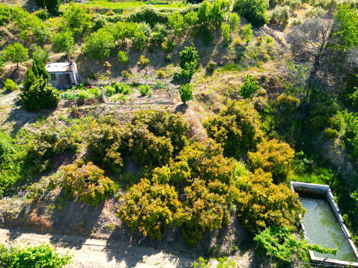 Se vende Finca - Cortijo de 3 dormitorios en Costa Del Sol East, Málaga, España