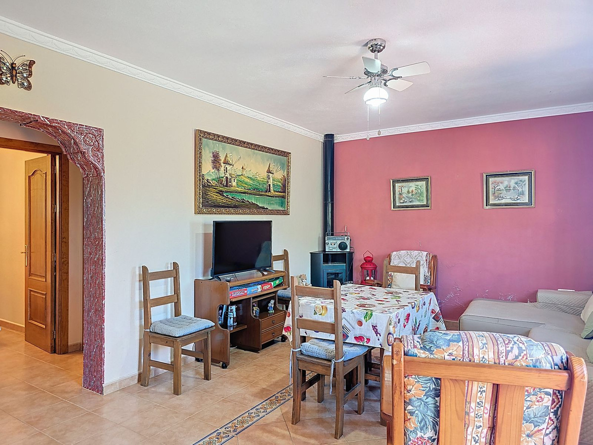 Se vende Finca - Cortijo de 3 dormitorios en Costa Del Sol East, Málaga, España
