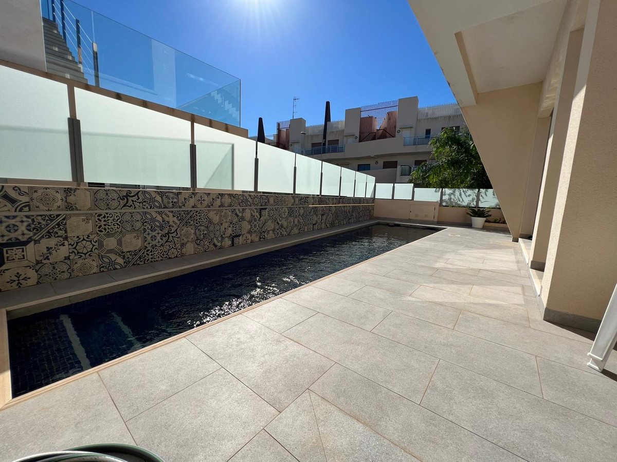 Se vende Villa - Chalet de 3 dormitorios en Costa Blanca, Alicante, España