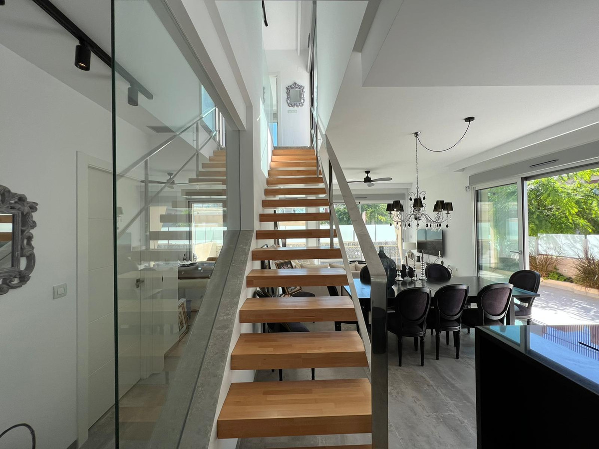 Se vende Villa - Chalet de 3 dormitorios en Costa Blanca, Alicante, España