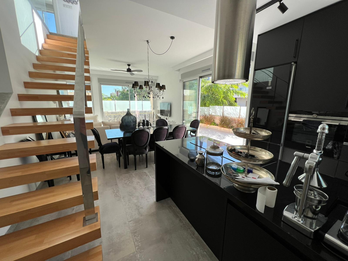 Se vende Villa - Chalet de 3 dormitorios en Costa Blanca, Alicante, España