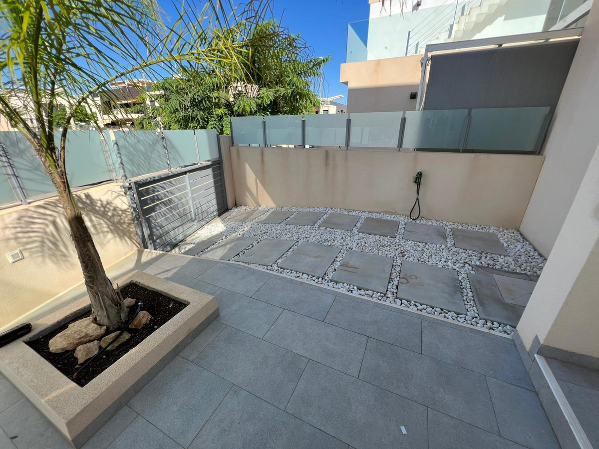 Se vende Villa - Chalet de 3 dormitorios en Costa Blanca, Alicante, España