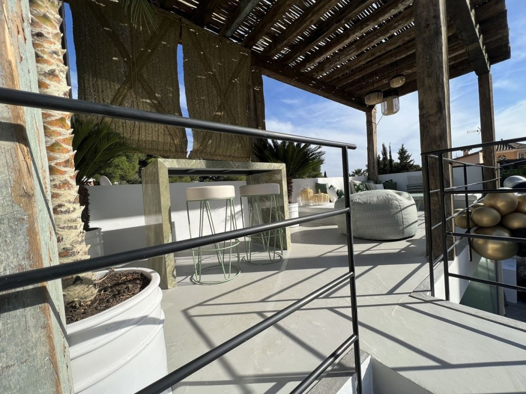 4 Bed Townhouse for sale in Nueva Andalucía Costa Del Sol, Málaga, Spain
